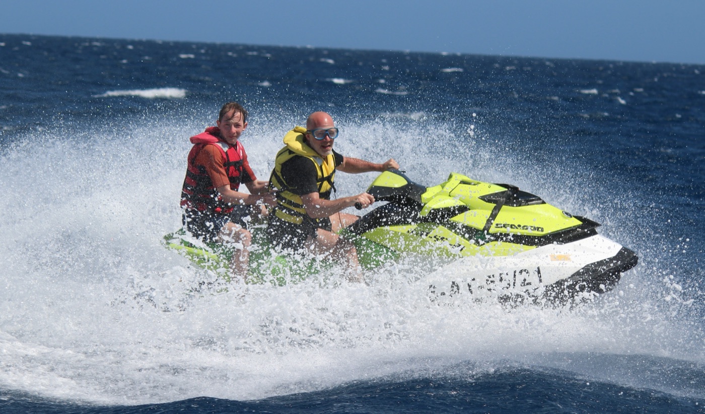 Jet ski en alta mar — Tenerife Sur