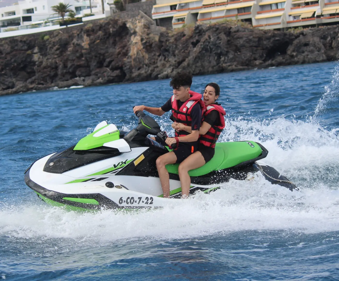 Jet ski Tenerife — velocidad en el Atlántico