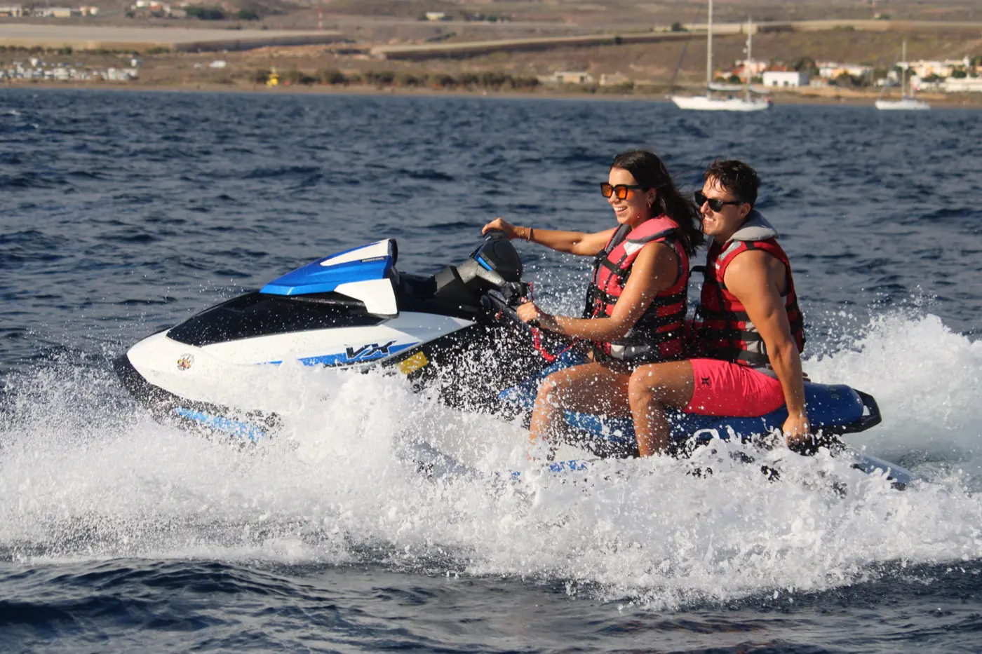 Pareja en jet ski Tenerife — El Médano